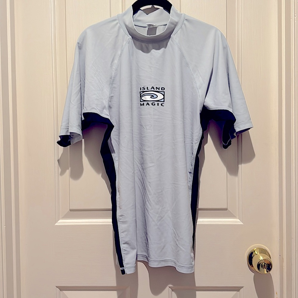 Mens gray and black rash guard